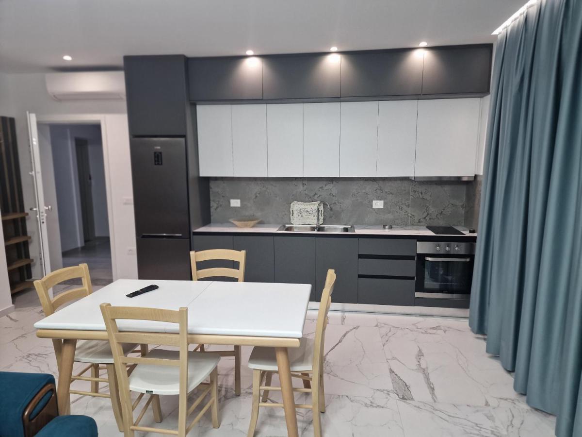 Joanna Suites Sarande Luaran gambar