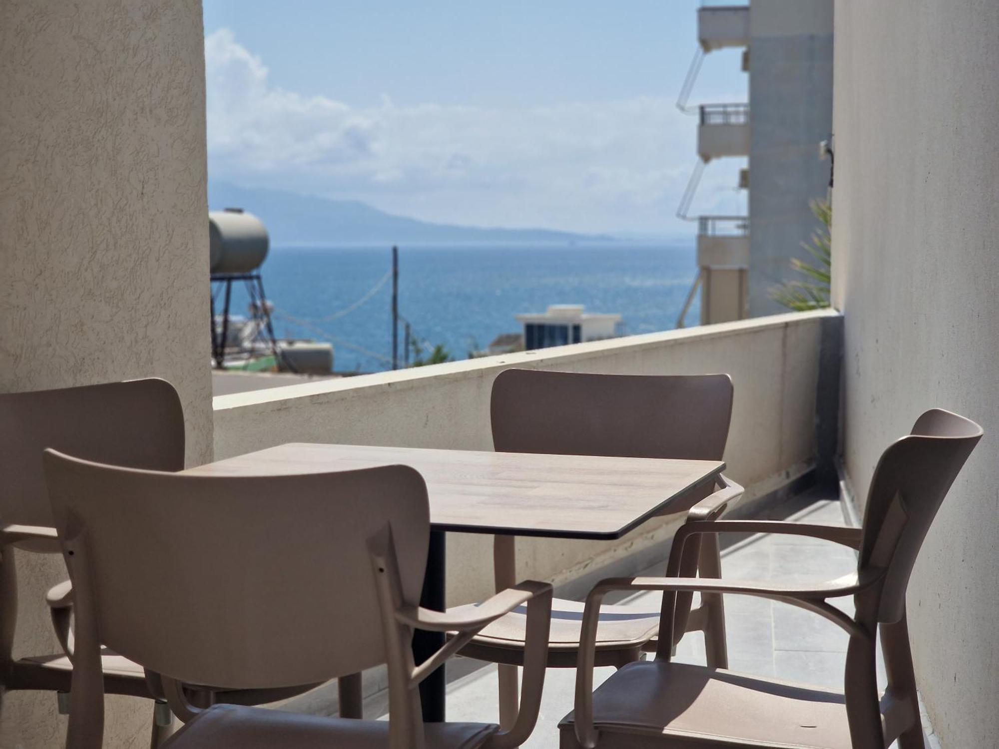 Joanna Suites Sarande Luaran gambar