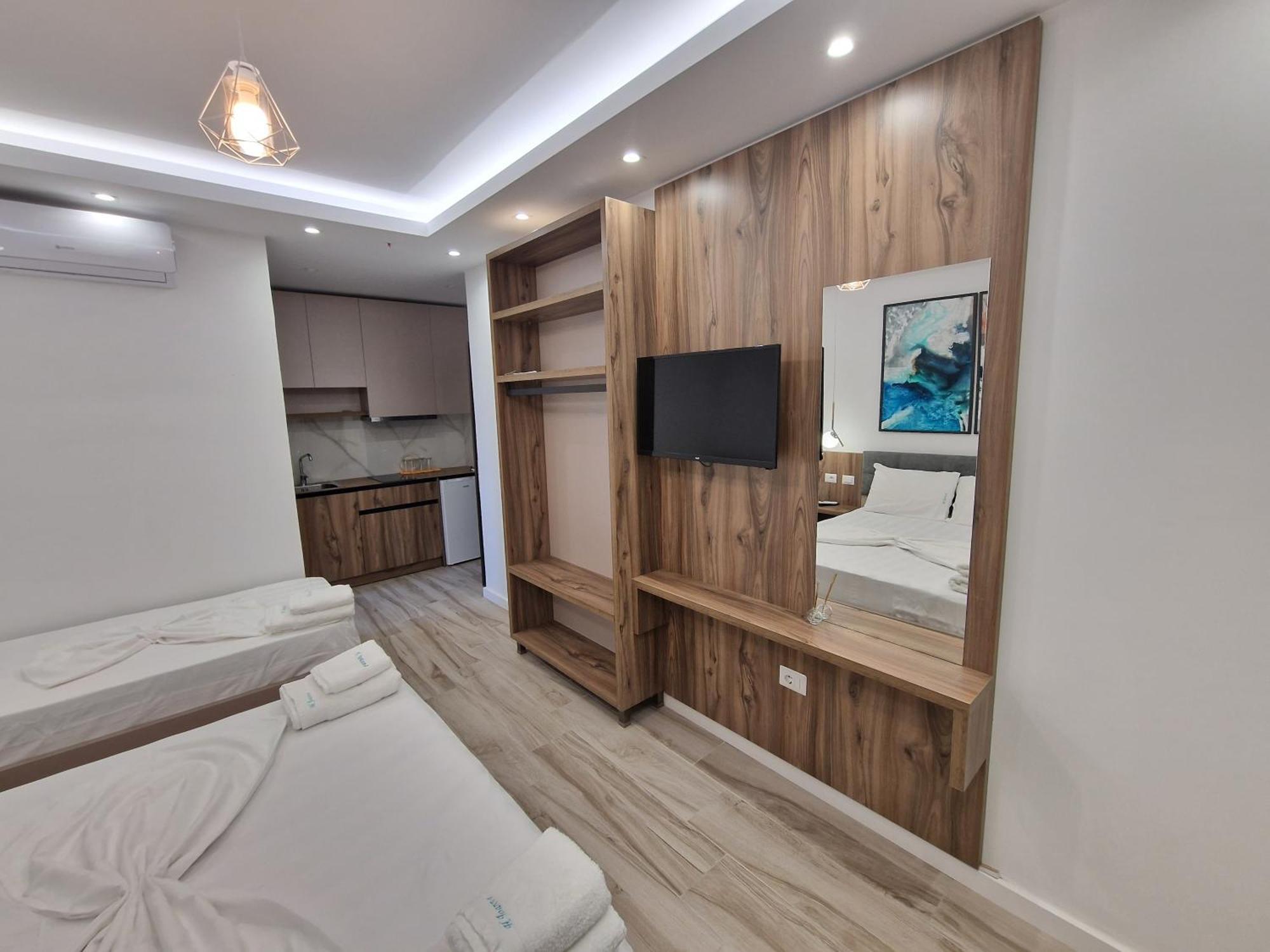 Joanna Suites Sarande Luaran gambar