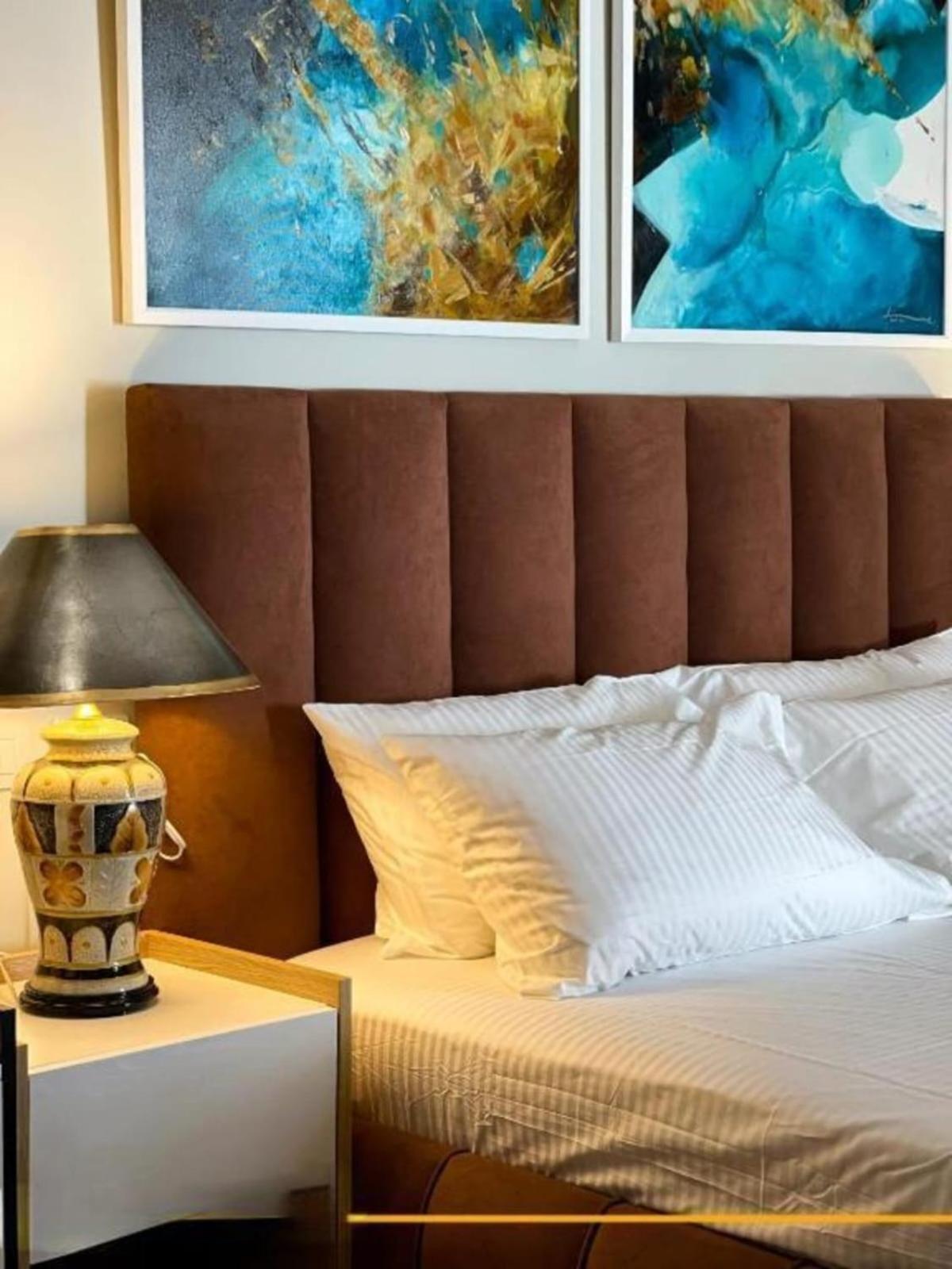 Joanna Suites Sarande Luaran gambar