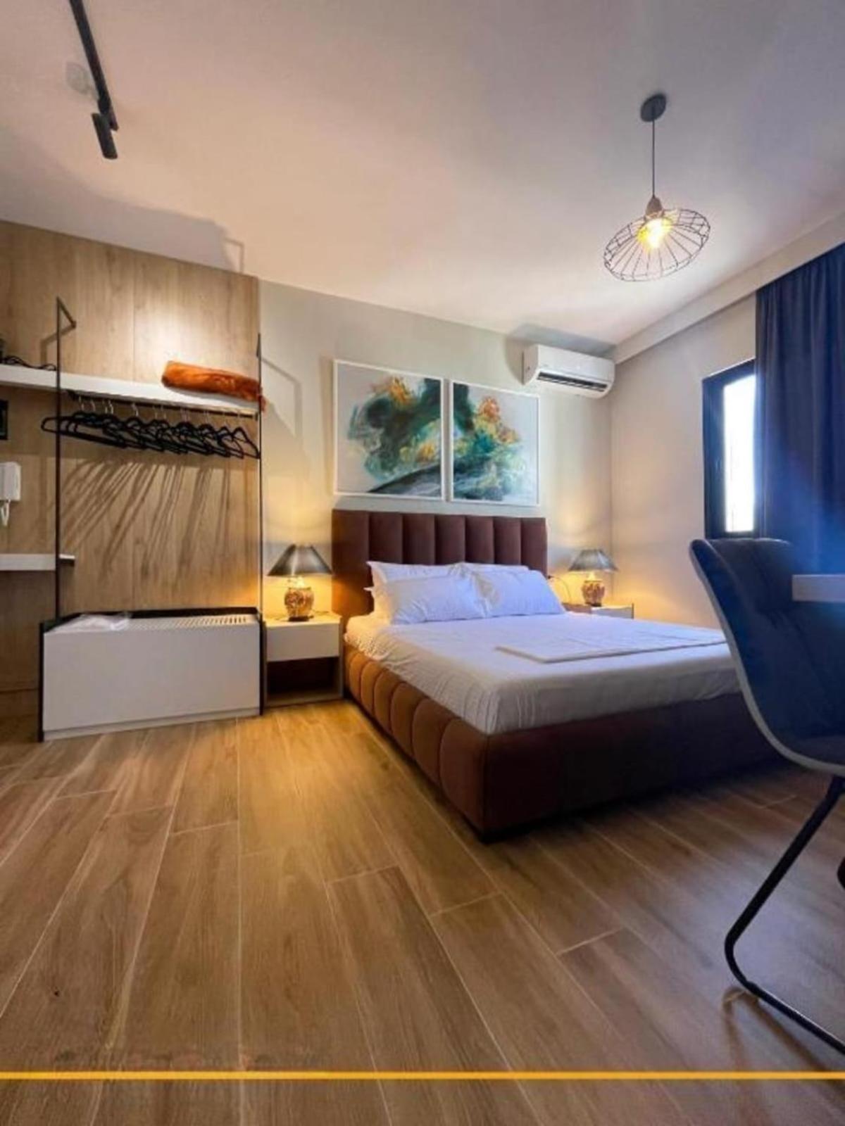 Joanna Suites Sarande Luaran gambar